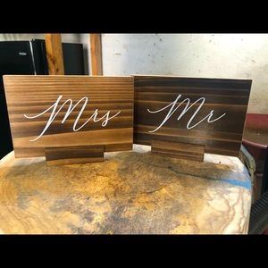 Mrs & Mr wedding sign